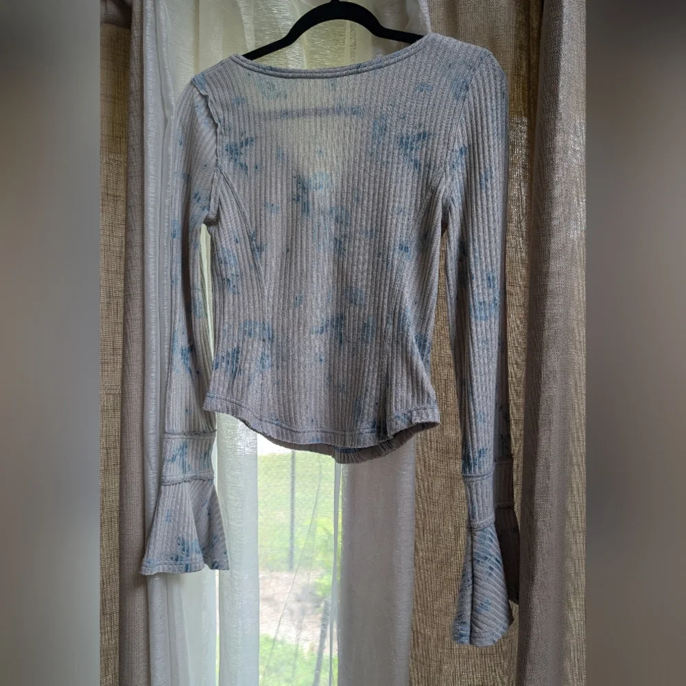 Free People Cream and Blue Ribbed Blouse with Flared Sleeves - Picture 4 of 5